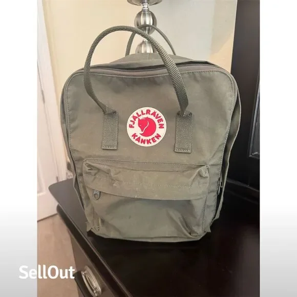 Fjallraven | Bags | Fjallraven Kanken Unisex Backpack Green  display picture 3